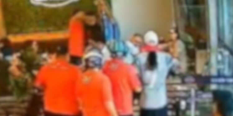 Suspeito de invadir padaria para agredir torcedor antes de Gre-Nal é preso no RS; VÍDEO mostra ação do grupo