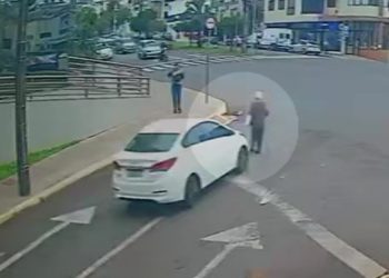 VÍDEO: Mulher de 90 anos morre atropelada no RS; carro estava com licenciamento pendente por diversas multas